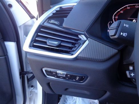 Used 2023 BMW X5 xDrive40i w/ M Sport Package image 39