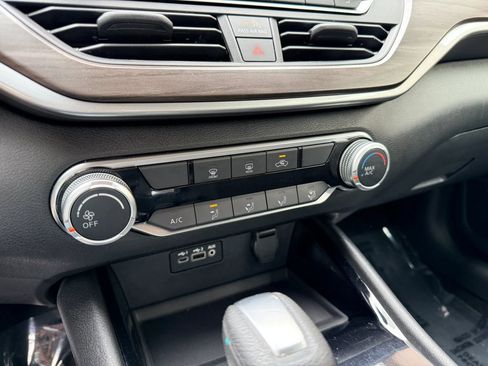 Used 2024 Nissan Altima 2.5 SV image 18