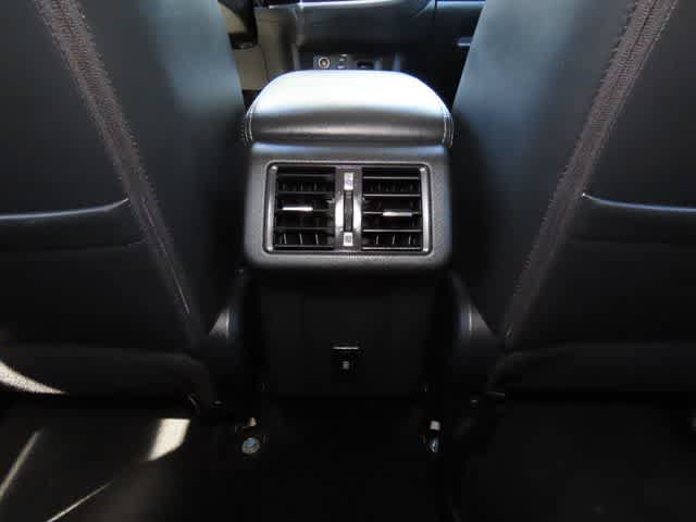Used 2020 Mitsubishi Outlander SEL AWD/4WD image 25
