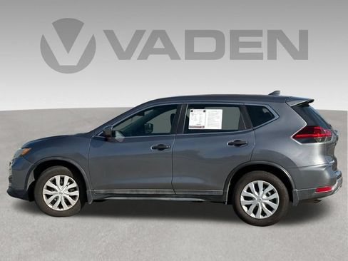 Used 2018 Nissan Rogue S FWD image 11