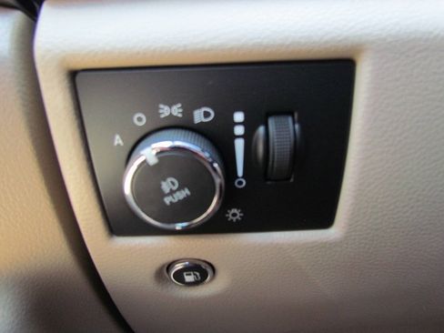 Used 2018 Jeep Grand Cherokee Limited RWD image 22
