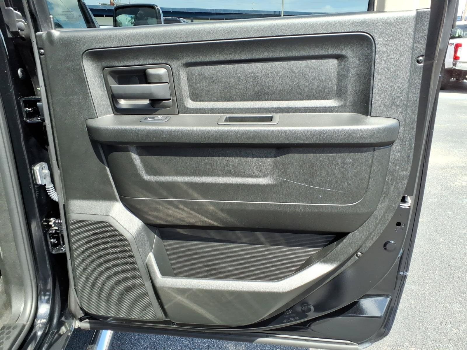 Used 2019 RAM 1500 Tradesman w/ Chrome Appearance Group RWD image 12