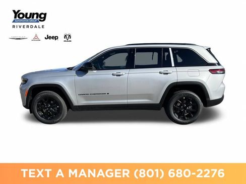 New 2026 Jeep Grand Cherokee Altitude AWD/4WD image 2