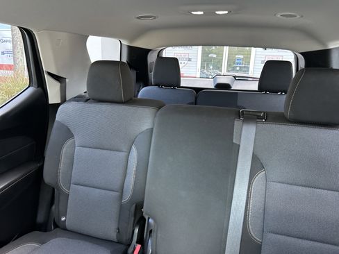 Used 2020 Chevrolet Traverse LT image 15