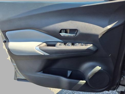Used 2023 Nissan Kicks SR w/ SR Premium Package FWD image 19