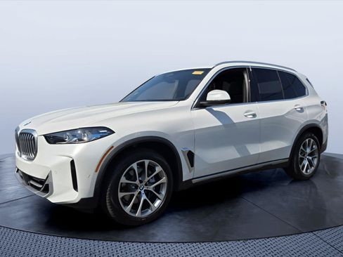 Used 2024 BMW X5 xDrive40i w/ Premium Package AWD/4WD image 2