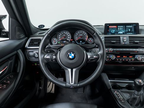 Used 2018 BMW M3 RWD image 18