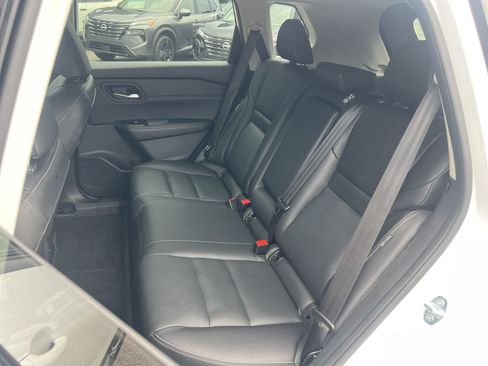Certified 2026 Nissan Rogue SL FWD image 16