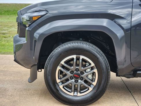 Used 2025 Toyota Tacoma TRD Sport RWD image 13