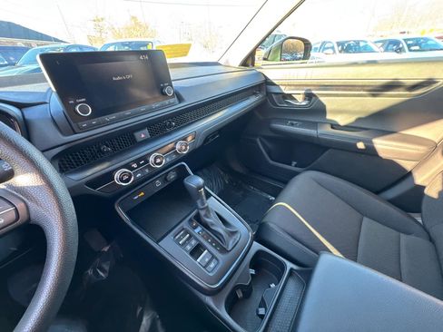 Used 2025 Honda CR-V LX image 22