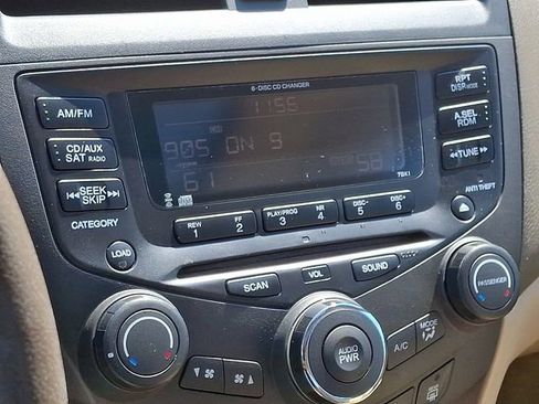 Used 2004 Honda Accord EX image 3