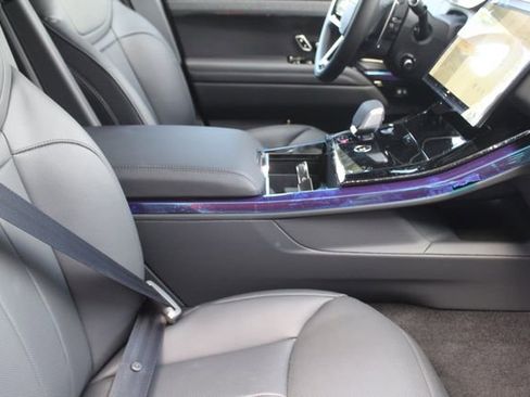 New 2025 Land Rover Range Rover Sport Dynamic SE image 3