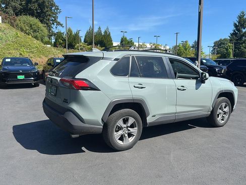 Used 2023 Toyota RAV4 XLE AWD/4WD image 6