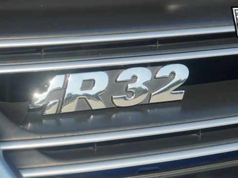 Used 2008 Volkswagen R32 image 12