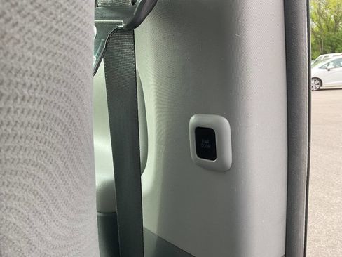 Used 2011 Toyota Sienna LE w/ Preferred Pkg FWD image 37