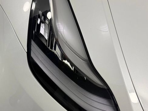 Used 2021 Tesla Model Y Long Range AWD/4WD image 4