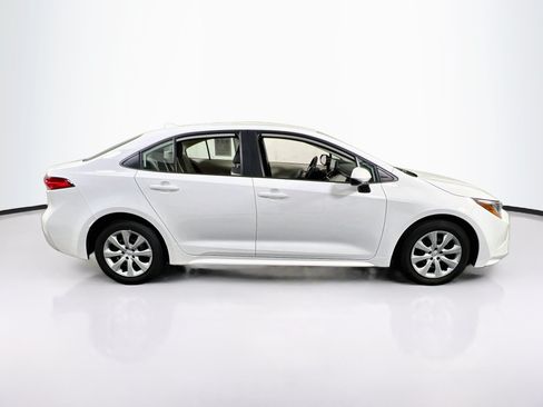 Used 2025 Toyota Corolla LE FWD image 4