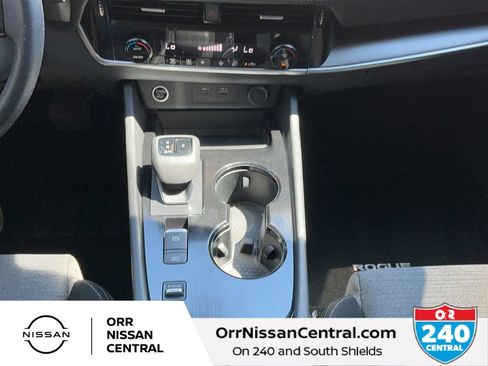 Used 2021 Nissan Rogue SV FWD image 24