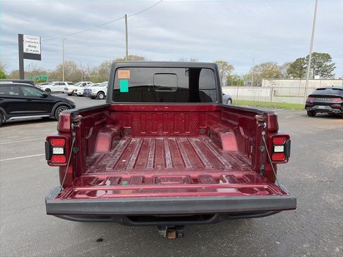 Used 2021 Jeep Gladiator Sport image 10