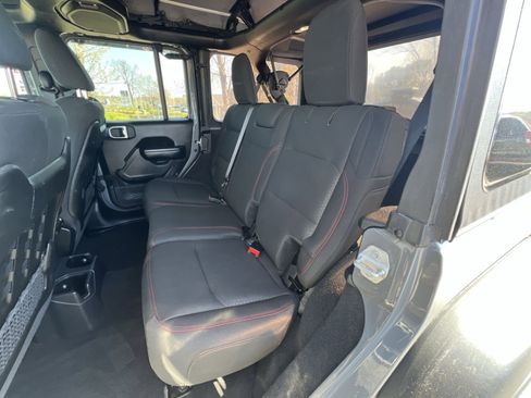 Used 2021 Jeep Wrangler Unlimited Rubicon w/ LED Lighting Group AWD/4WD image 23