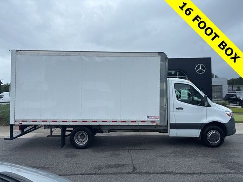 Used 2021 Freightliner Sprinter 3500 image 2