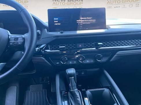 Used 2024 Honda Accord Touring image 11