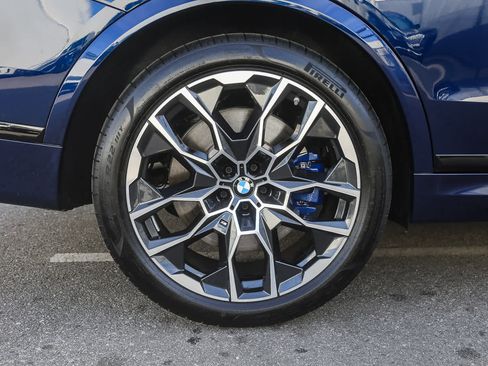 Used 2025 BMW X7 M60i image 8