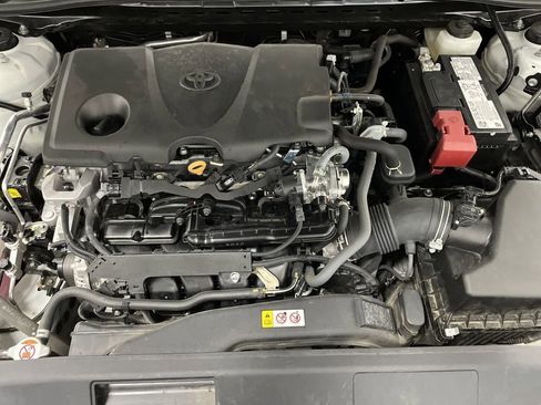 Used 2024 Toyota Camry SE image 32