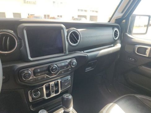 Used 2023 Jeep Wrangler Unlimited Sahara AWD/4WD image 6