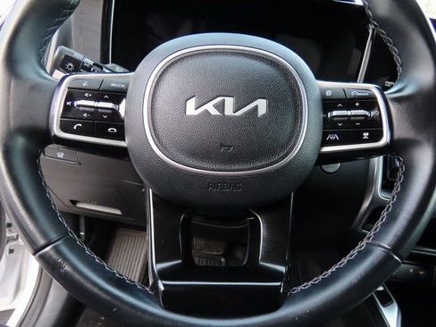 Used 2022 Kia Sorento EX w/ Panoramic Sunroof Package image 31