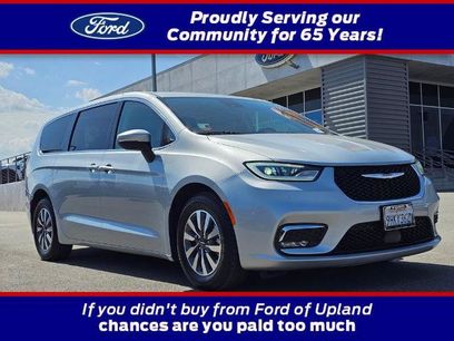 Used 2023 Chrysler Pacifica Touring-L