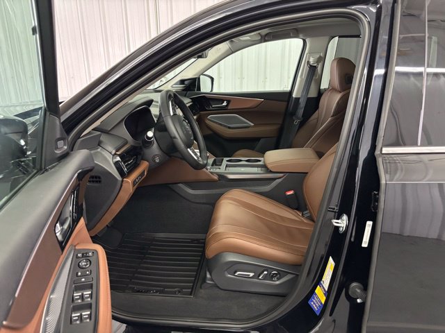 Used 2026 Acura MDX w/ Technology Package FWD image 2