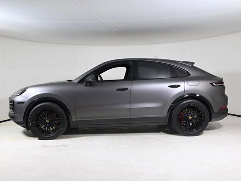 Certified 2024 Porsche Cayenne S image 2