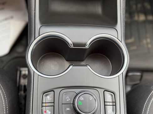 Used 2021 GMC Terrain SLE w/ Driver Convenience Package image 13