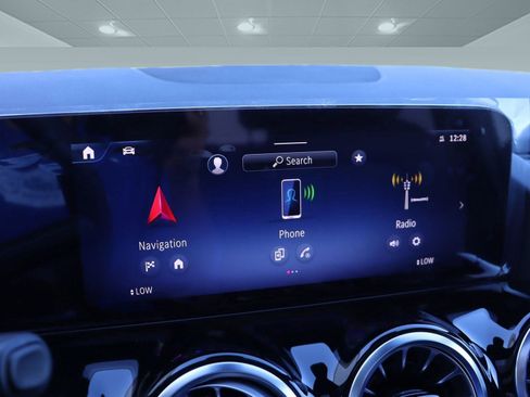 New 2025 Mercedes-Benz GLA 250 image 40