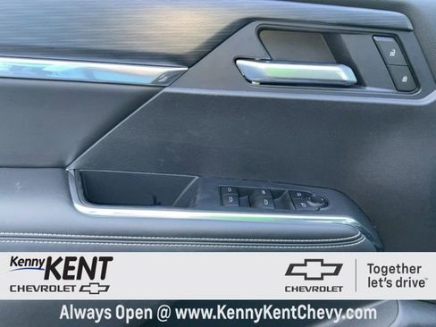 Used 2025 GMC Acadia Elevation image 27