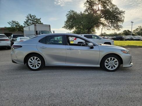 Used 2023 Toyota Camry LE w/ Convenience Package FWD image 3