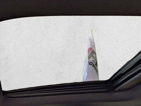 Used 2021 BMW 330i Sedan w/ M Sport Package image 15