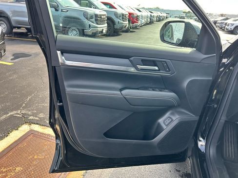 New 2026 GMC Terrain Elevation w/ Elevation Premium Package AWD/4WD image 16