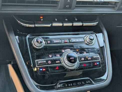 Used 2022 Lincoln Corsair Reserve image 18