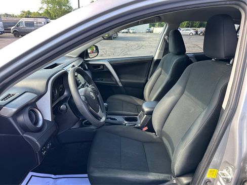 Used 2018 Toyota RAV4 LE w/ All Weather Liner Package AWD/4WD image 9