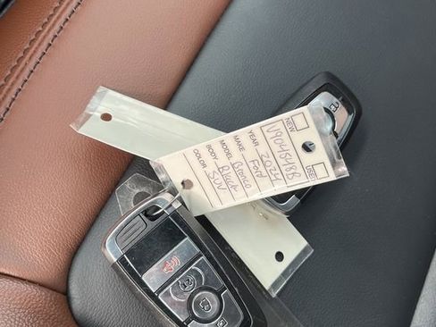 Used 2024 Ford Bronco Outer Banks image 24