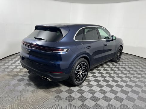 Certified 2025 Porsche Cayenne AWD/4WD image 7