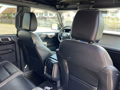 Used 2025 Ford Bronco Outer Banks w/ Sasquatch Package AWD/4WD image 35
