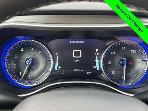 Used 2023 Chrysler Pacifica Touring-L FWD image 22