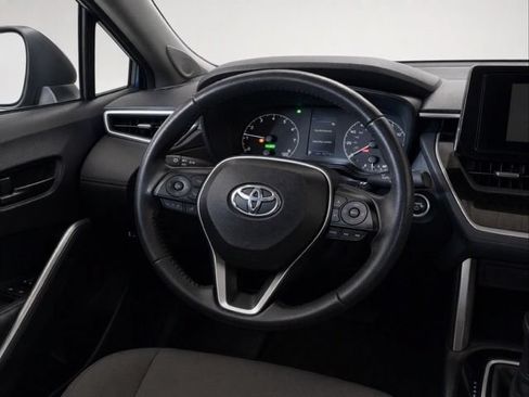 Used 2023 Toyota Corolla Cross AWD Hybrid w/ Moonroof Package image 11