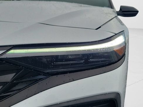 Certified 2025 Hyundai Elantra SEL FWD image 24