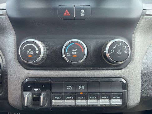 Used 2024 RAM 3500 Tradesman w/ Chrome Appearance Group AWD/4WD image 35