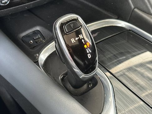 Certified 2020 Buick Enclave Essence w/ Sound and Sites Package AWD/4WD image 30