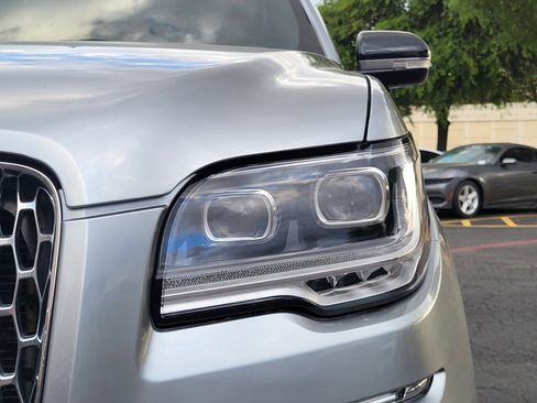 Used 2024 Lincoln Navigator L Reserve AWD/4WD image 11